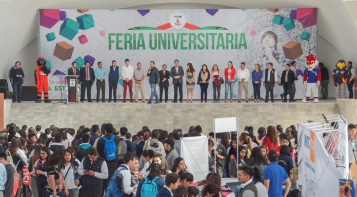 En puerta, 4ª. Feria Universitaria en Tula