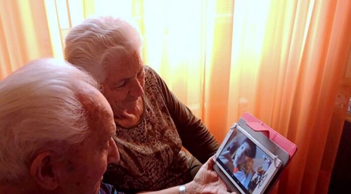 ¿Cuánto tiempo más esperar por los besos y los abrazos?