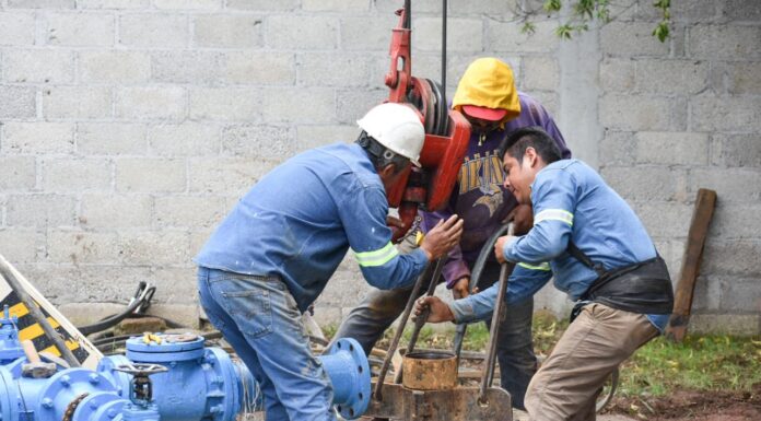 Dota Hernández Badillo de nuevo equipo de bombeo al pozo Las Manzanitas 3