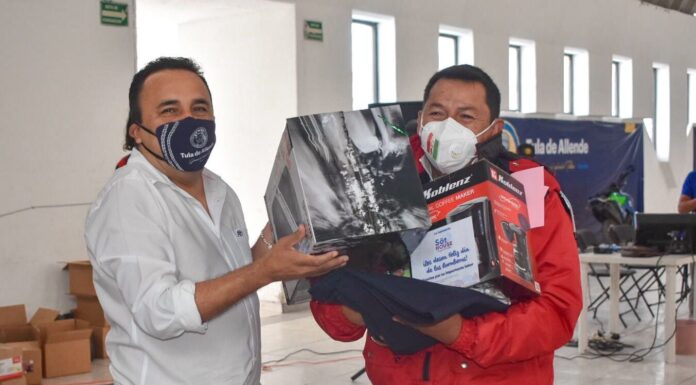 ENCABEZA MANUEL HERNÁNDEZ BADILLO CONMEMORACIÓN DEL DÍA DEL BOMBERO