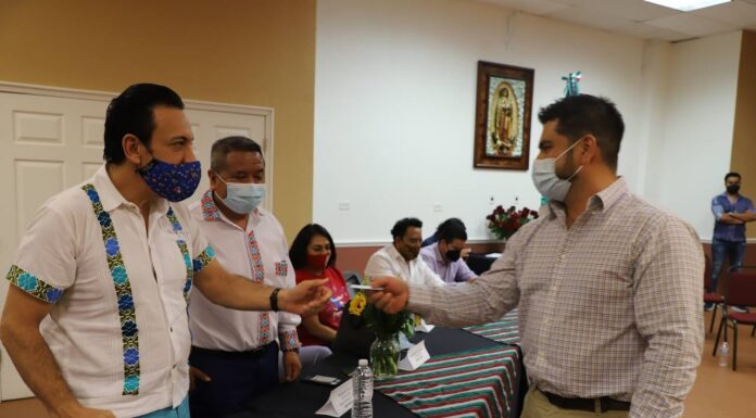 INICIA FAYAD FERIAS DE DOCUMENTACIÓN EN EE. UU.CON ENTREGA DE LICENCIAS