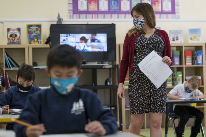 Elementary Students Attend Class For In-Person Learning