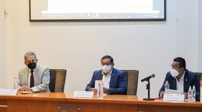 Alcalde de Tepeji reconoce la importante labor de la Escuela Superior de Tepeji en favor de la educación