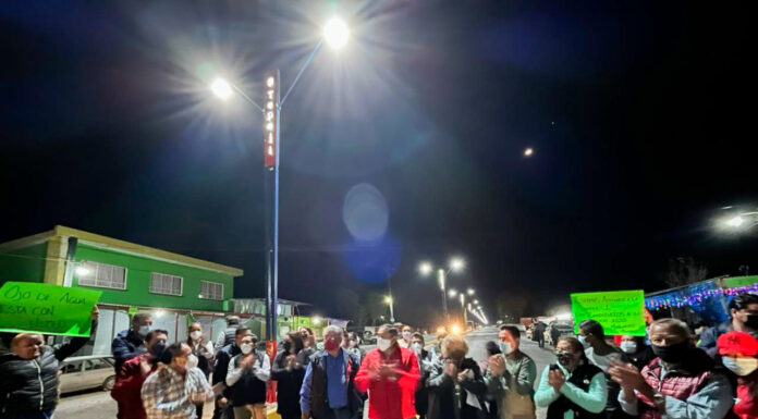 ALCALDE DE TEPEJI CONTINÚA HACIENDO LAS CARRETERAS MÁS SEGURAS Y CON MEJOR IMAGEN URBANA, INAUGURA LUMINARIAS EN LA COMUNIDAD DE OJO DE AGUA