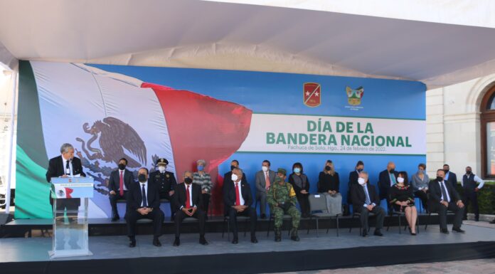 CELEBRAN EL DÍA DE LA BANDERA