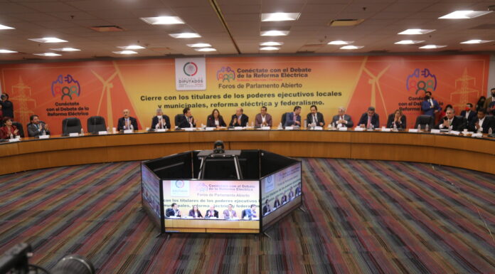 Acude Omar Fayad al cierre de los foros de la Reforma Eléctrica