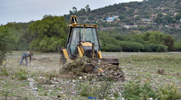Realizan jornada de limpieza de la presa Endhó en Tula
