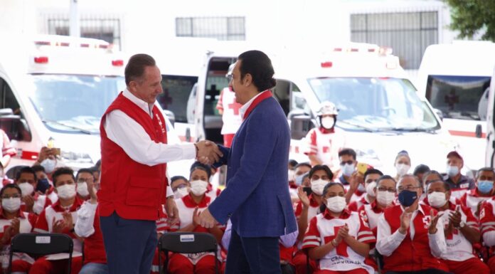 CRUZ ROJA OTORGA RECONOCIMIENTO A FAYAD