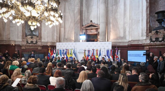 RECONOCE SENADO DE ARGENTINA LA POLÍTICA EDUCATIVA DE FAYAD