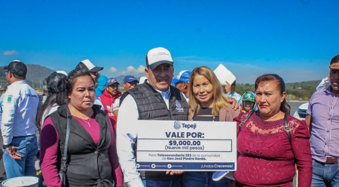 En Tepeji sociedad y gobierno realizan obras en colonias y comunidades, se entregan mas de medio millón de pesos en apoyos