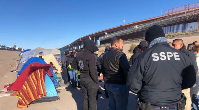 Desalojan a migrantes venezolanos que acampaban en Ciudad Juárez