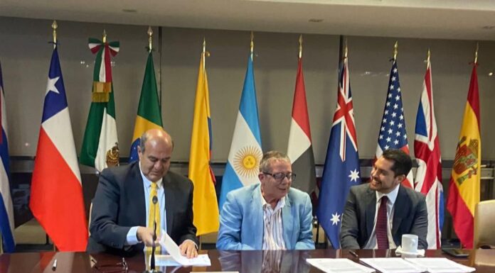 Firma RTVH convenio de colaboración con el Sistema Público de Radiodifusión