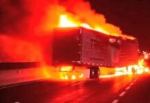 Reos intentan fugarse de penal de Zacatecas, queman vehículos y casetas