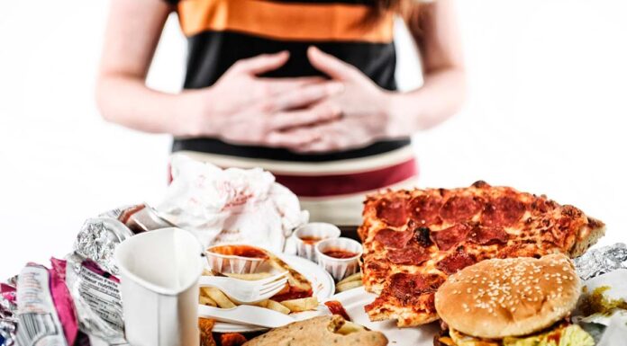 Alertan por Trastorno por atracón en fiestas decembrinas