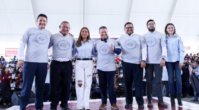 Trabajamos sin descanso por la educación de Hidalgo: JMS