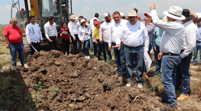 Pescadores y autoridades municipales exigen respuesta de la CONAGUA ante desastre ambiental en Tepeji.