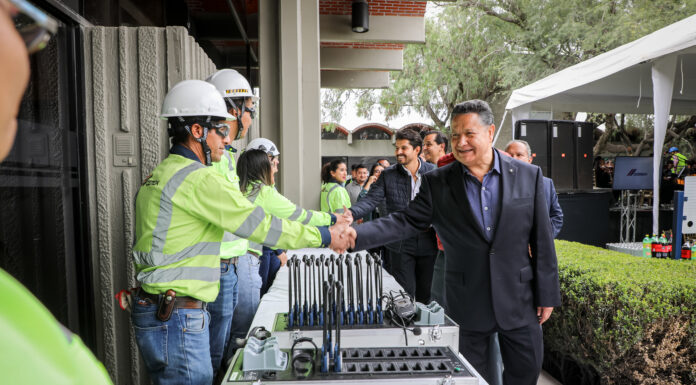 Sostiene Menchaca Salazar reunión con representantes de CEMEX