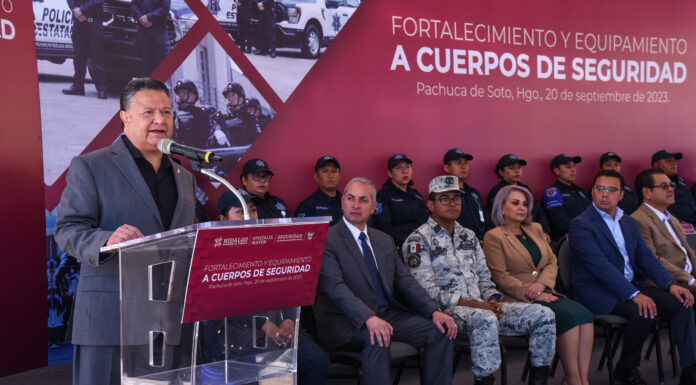 Gobierno de Hidalgo entrega patrullas y equipamiento a la Policía Estatal