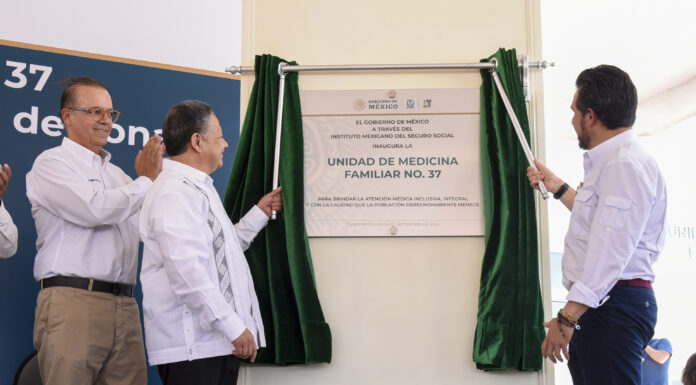 Acude Julio Menchaca a la inauguración de la UMF No. 37, en Tlaxcoapan
