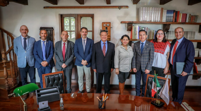 Entrega Menchaca Salazar créditos en beneficio de empresas hidalguenses