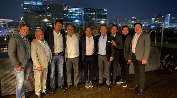 Celebran «cumbre» por Tula en la CDMX