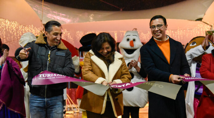 La navidad se vive en familia durante la primera edición de la Villa Navideña de Pachuca