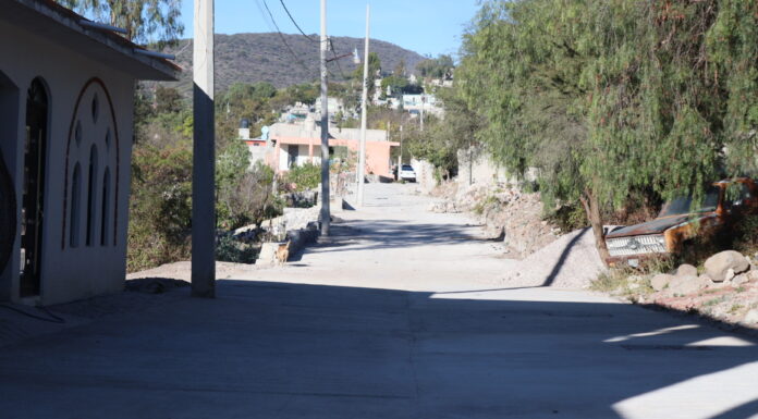 La comunidad indígena de San Ildefonso mejora sus calles con el programa Unidos Construimos implementado por el gobierno de Tepeji