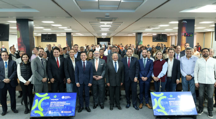 Sostiene Julio Menchaca reunión con integrantes de Concamin