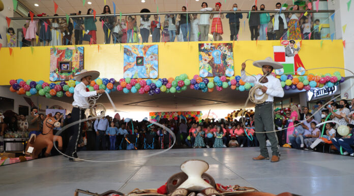 Llevan festejo del Día de las Infancias al Hospital del Niño DIF