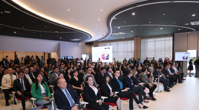 Egresa primera generación de la Academia para la Transformación