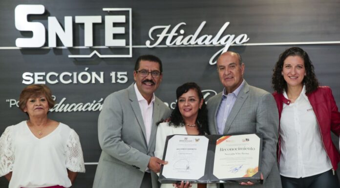 SEPH y SNTE reconocen a docentes con funciones administrativas con 25, 30 y 40 años de servicio