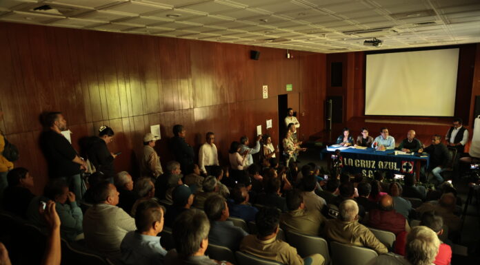 Asociados y trabajadores de la planta Cruz Azul solicitan la intervención del gobierno para resolver conflicto