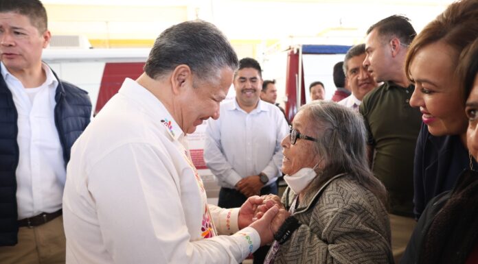 Entrega Julio Menchaca infraestructura vial y hospitalaria en Agua Blanca y Metepec