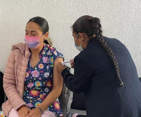 Continúa vacunación contra Covid-19 e influenza