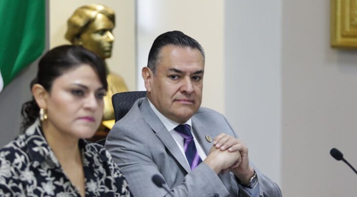 Francisco Téllez Sánchez impulsa iniciativa para implementar lenguaje inclusivo en Congreso