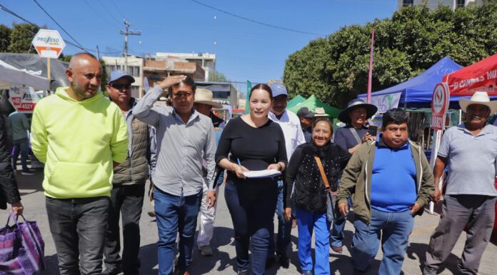 Claudia Sandoval fortalece el desarrollo del campo en Atitalaquia con preventa de insumos agrícolas
