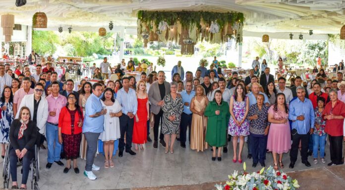 Se unen en matrimonio 48 parejas en Tula de Allende
