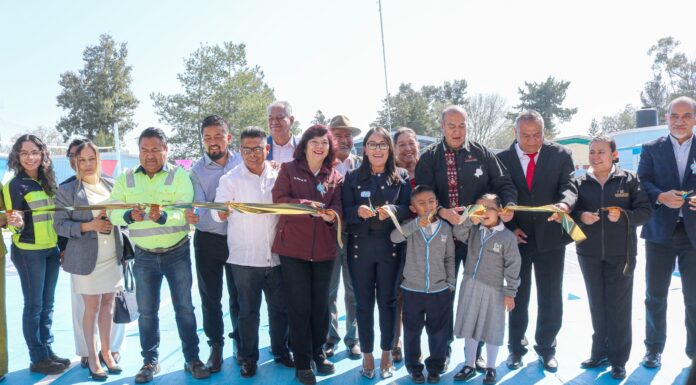 Compromiso con la educación: Se inaugura la cancha de usos múltiples en la Escuela Primaria Revolución.