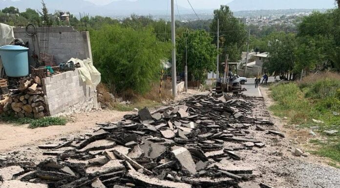 Exige Emanuel Hernández reconstrucción de calle en Ixmiquilpan: No más obras de mala calidad