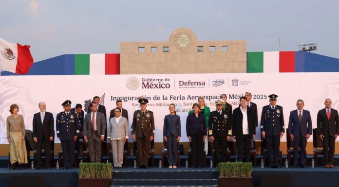Julio Menchaca participó en la inauguración de la Feria Aeroespacial México 2025