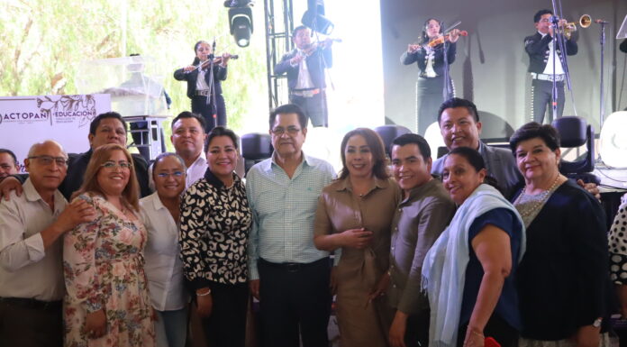 Reconocen labor docente en Ixmiquilpan y Actopan