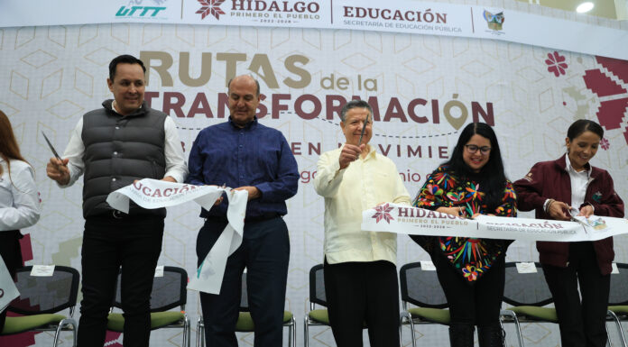 Julio Menchaca entrega edificio de docencia a la UTTT