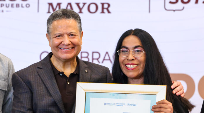 Julio Menchaca reconoce labor de servidores públicos de Hidalgo