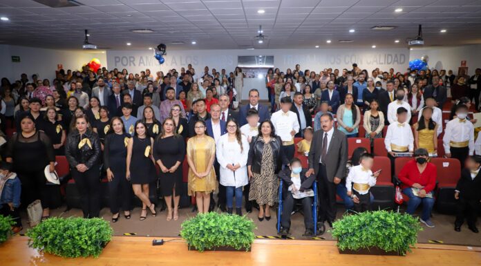 33 pacientes del Hospital del Niño DIF Hidalgo concluyen estudios con el programa Sigamos Aprendiendo