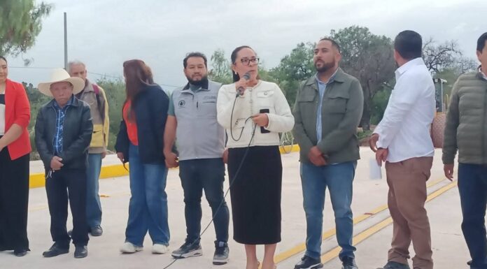 Inaugura la presidenta municipal Yocelyn Tovar la obra de pavimentación hidráulica en la carretera Progreso-Atotonilco