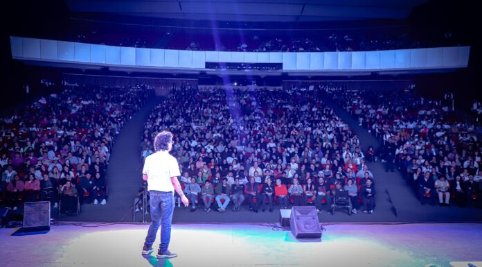 DIF Hidalgo impulsa inclusión con conferencia de Kike Vázquez