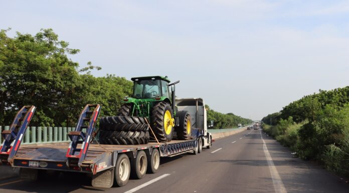 Llega a Hidalgo maquinaria para comenzar trabajos del Plan Nacional de Tecnificación del Campo