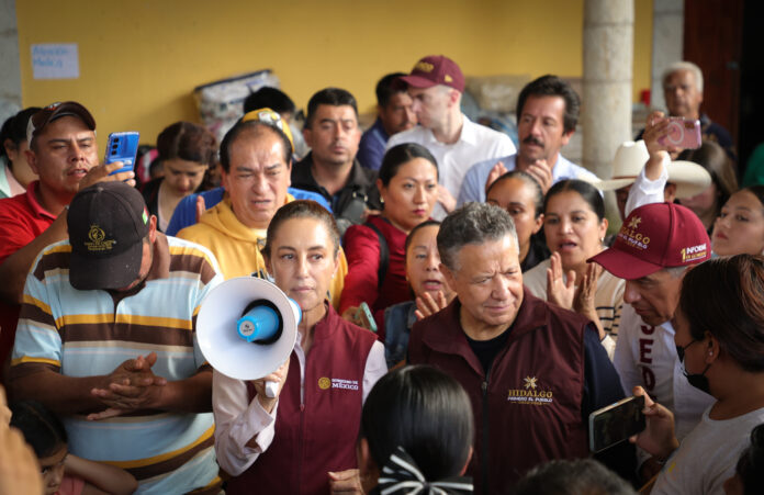19 OCTUBRE 2025_VISITA SHEINBAUM-GOBERNADOR A TIANGUISTENGO-6