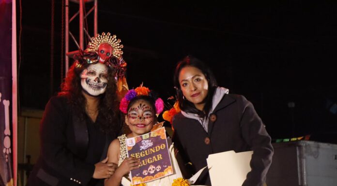 Una Noche Mágica en Tepetitlán: Celebración Vibrante de Tradición y Comunidad