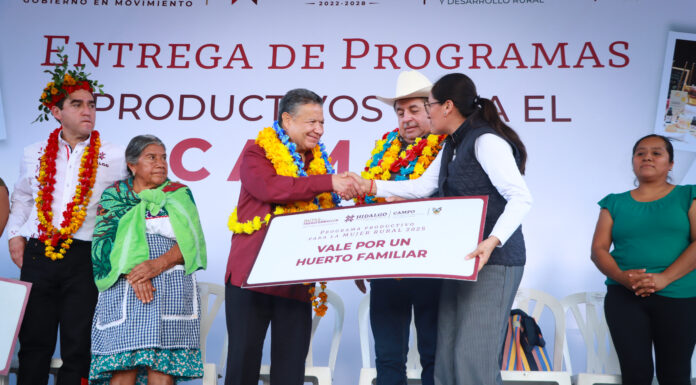 Programas sociales son política pública, no una dádiva: Julio Menchaca